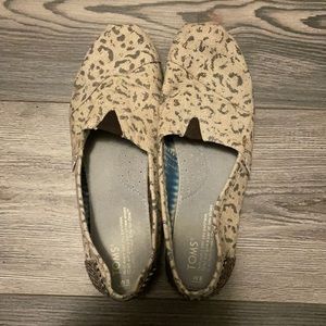 Toms size 8